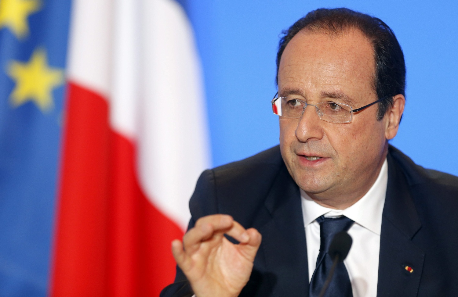 Psicosoft - François Hollande: Crisis of Charisma, an important leadership tool